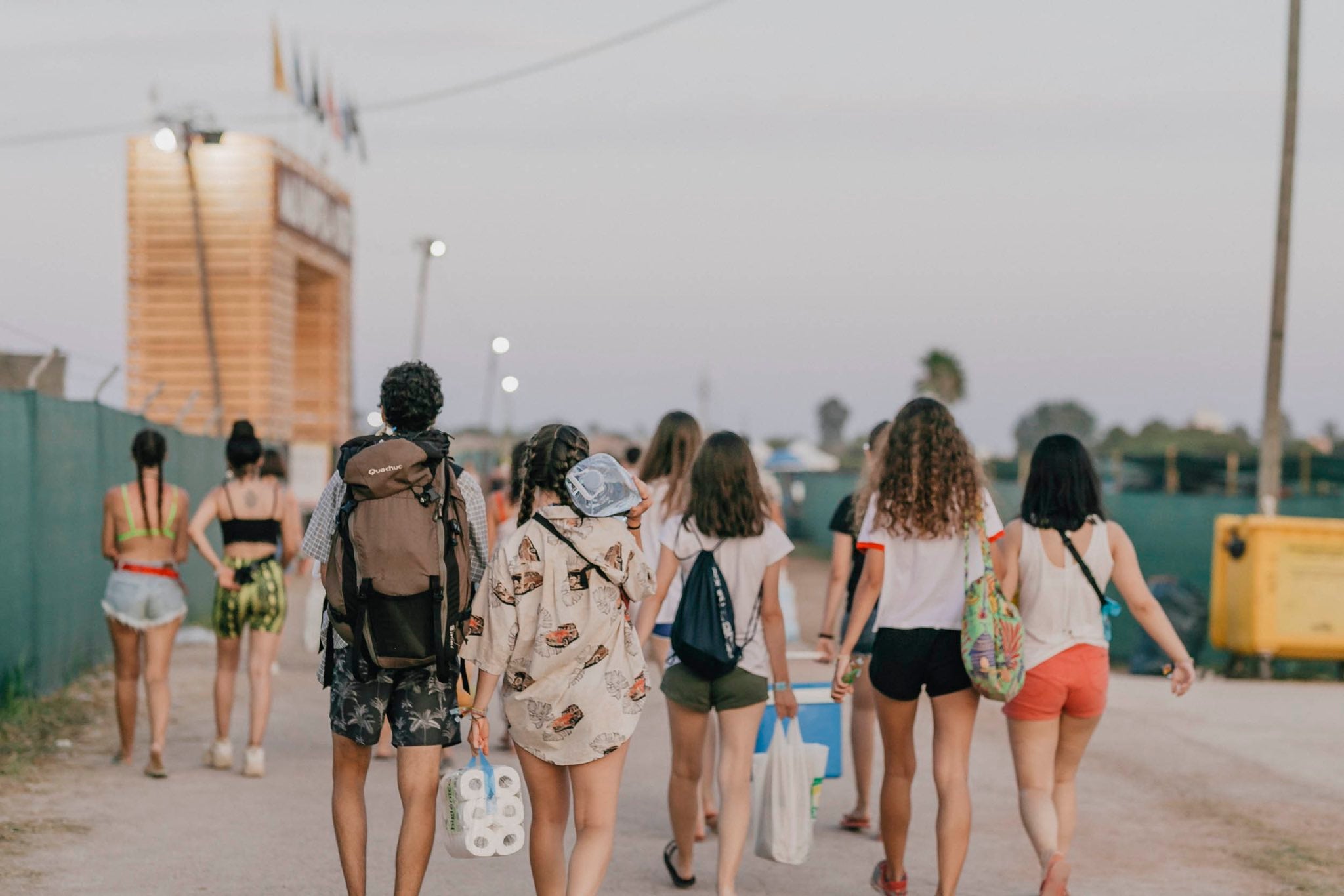 Descubre el outfit adecuado para cada festival, la manera de vestir que marca tendencia Descubre el outfit adecuado para cada festival, la manera de vestir que marca tendencia