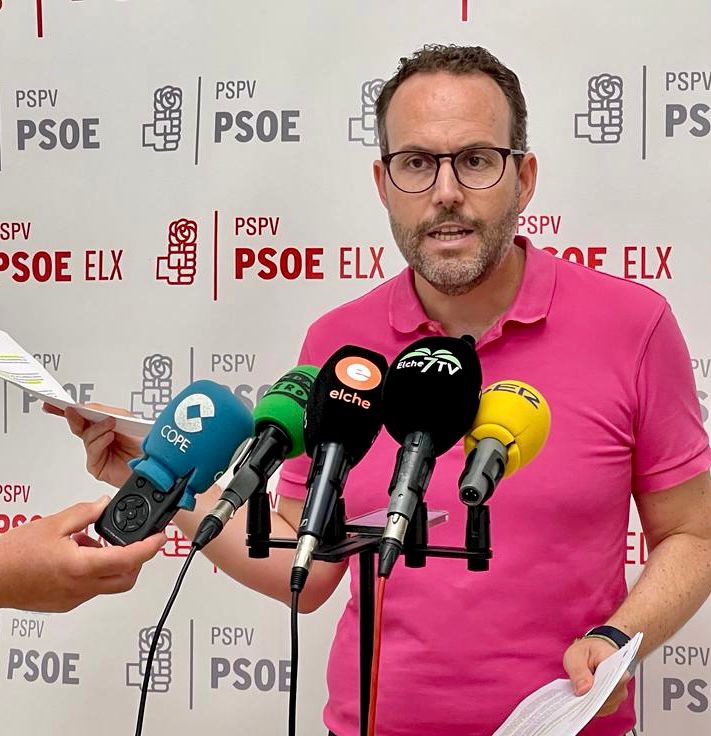 El PSOE de Elche plantea que la Generalitat compre las dos parcelas anexas al Palacio de Congresos El PSOE de Elche plantea que la Generalitat compre las dos parcelas anexas al Palacio de Congresos