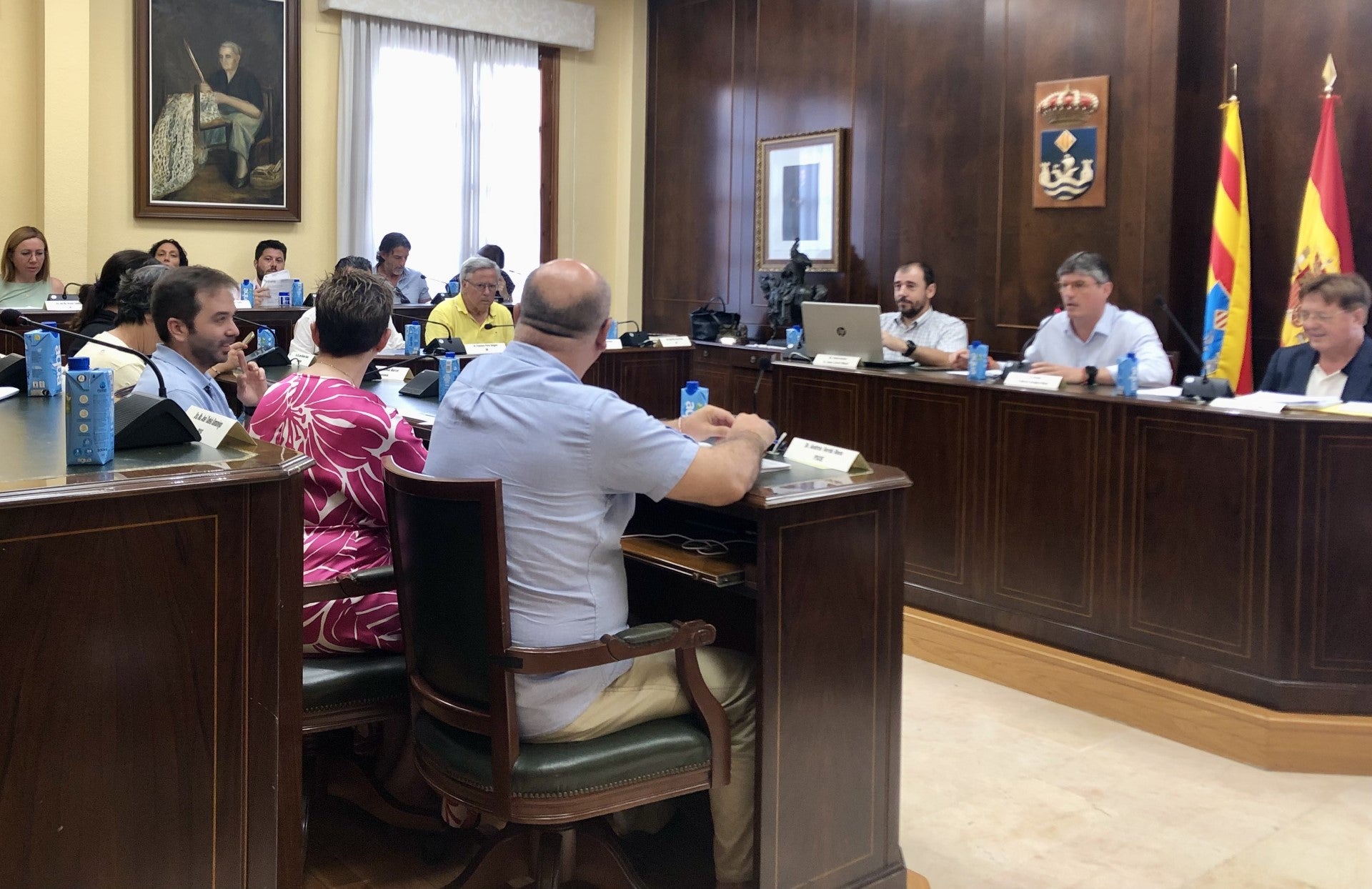 Villajoyosa aprueba destinar 2.4 millones de euros al pago de sentencias, facturas pendientes y la mejora de la limpieza urbana Villajoyosa aprueba destinar 2.4 millones de euros al pago de sentencias, facturas pendientes y la mejora de la limpieza urbana