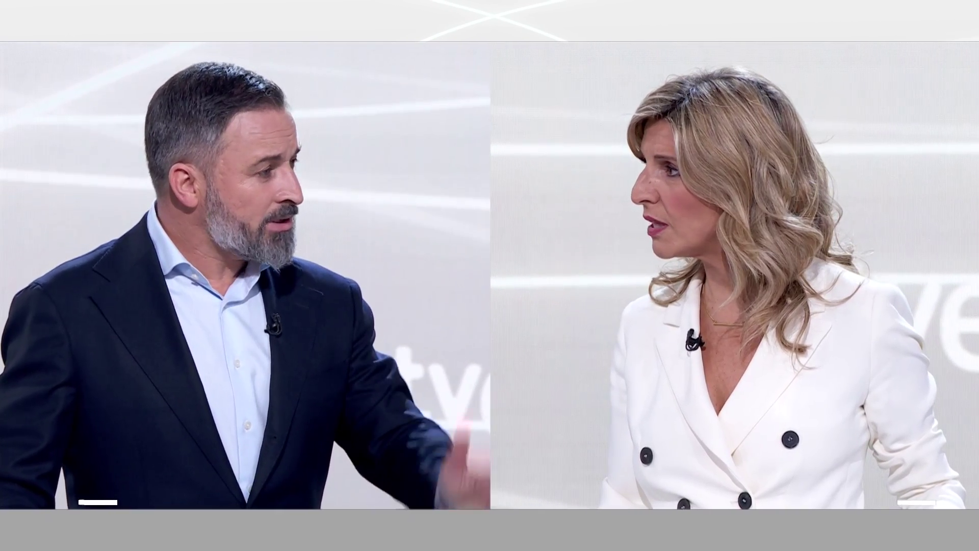 Abascal, a Yolanda Díaz: "Usted representa el peor régimen de la historia de la humanidad junto al nazismo" Abascal, a Yolanda Díaz: "Usted representa el peor régimen de la historia de la humanidad junto al nazismo"