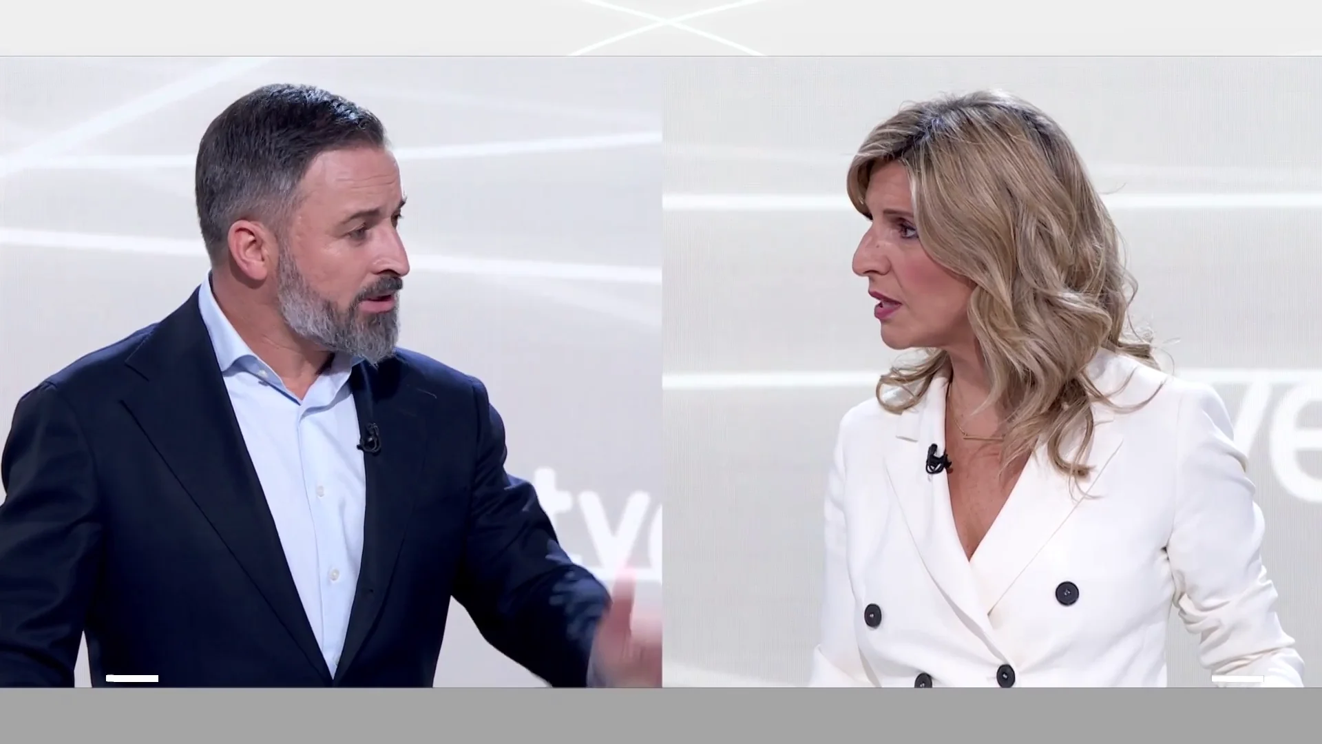 Abascal, a Yolanda Díaz: "Usted representa el peor régimen de la historia de la humanidad junto al nazismo" Abascal, a Yolanda Díaz: "Usted representa el peor régimen de la historia de la humanidad junto al nazismo"