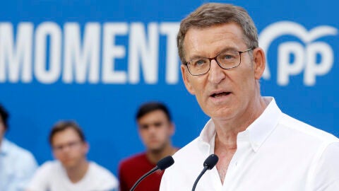 El candidato del PP a la presidencia del Gobierno, Alberto N&uacute;&ntilde;ez Feij&oacute;o, durante el acto electoral 