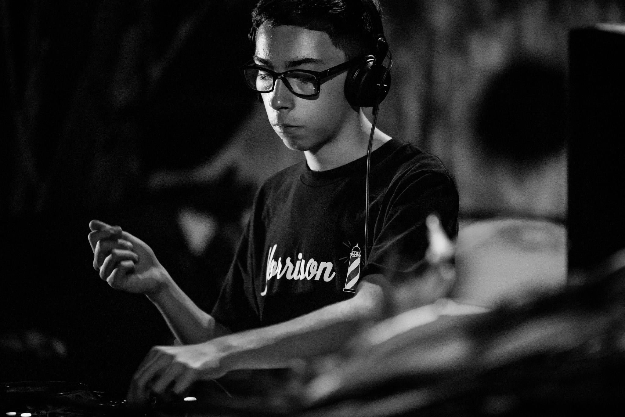De Toledo a Bélgica para pinchar en el festival 'Tomorroland'. Hablamos con DJ Varoc, este joven velaíno que triunfa en la música electrónica. De Toledo a Bélgica para pinchar en el festival 'Tomorroland'. Hablamos con DJ Varoc, este joven velaíno que triunfa en la música electrónica.