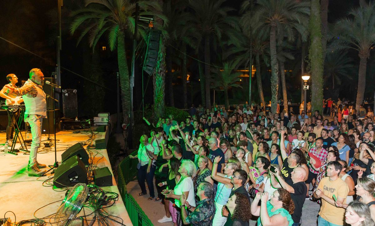 El Ayuntamiento de Elche presenta los conciertos del Hort de Baix con Bertín Osborne y Mojinos Escozíos El Ayuntamiento de Elche presenta los conciertos del Hort de Baix con Bertín Osborne y Mojinos Escozíos