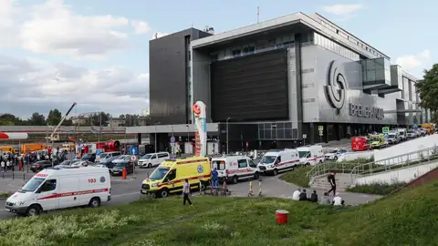 Al menos cuatro muertos en un centro comercial de Moscú después de que se rompiera una tubería de agua caliente Al menos cuatro muertos en un centro comercial de Moscú después de que se rompiera una tubería de agua caliente