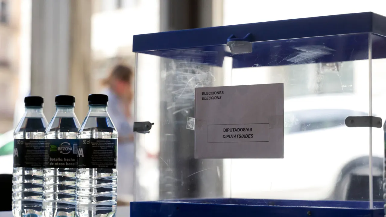 Una mujer de Pontevedra tendrá que dar el pecho en la mesa electoral