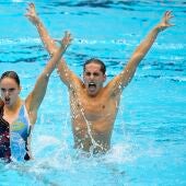 Los deportistas Dennis González y Mireia González en el mundial de natación de Fukuoka