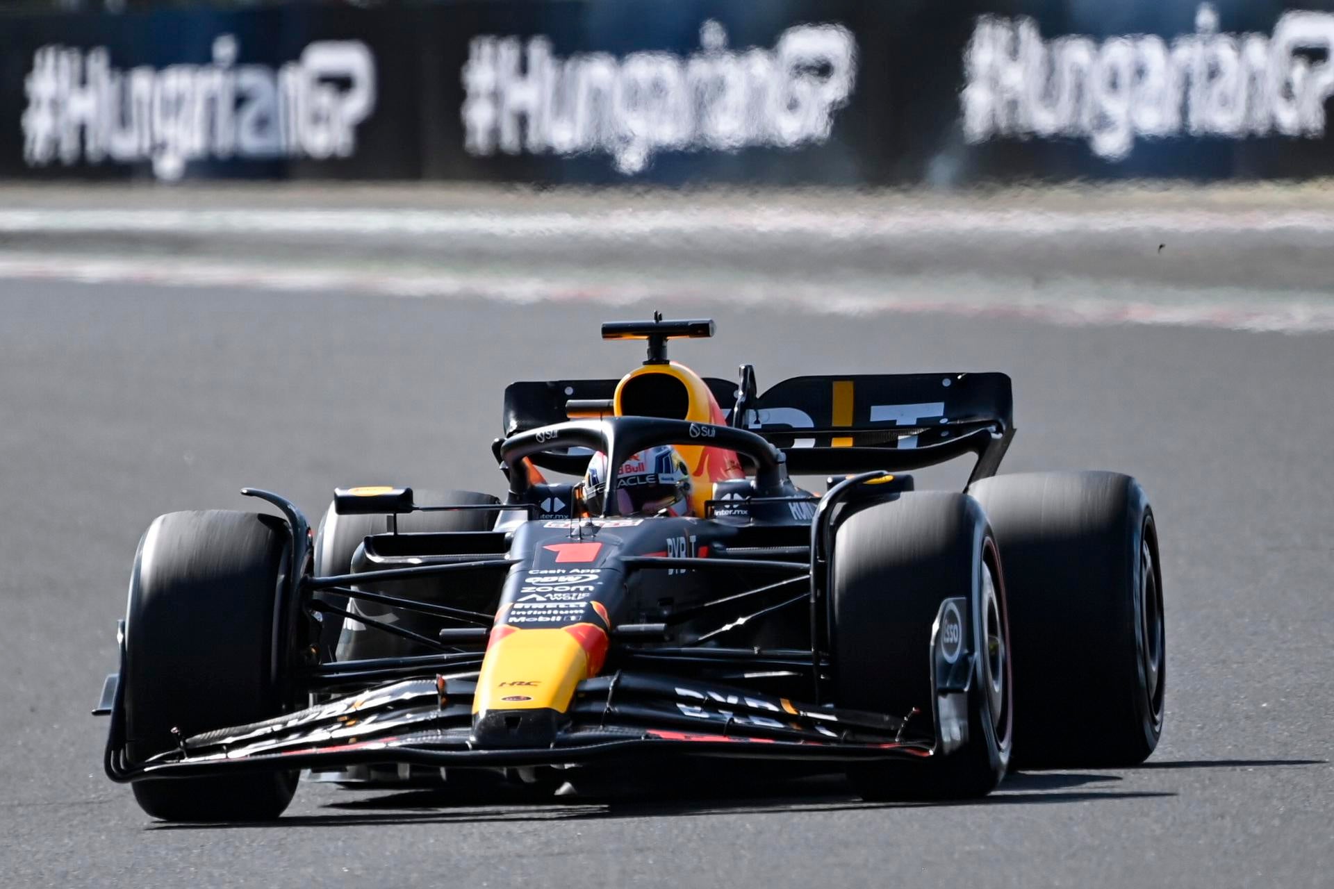 Verstappen refuerza su liderato tras ganar en un GP de Hungría con Sainz octavo y Alonso noveno Verstappen refuerza su liderato tras ganar en un GP de Hungría con Sainz octavo y Alonso noveno