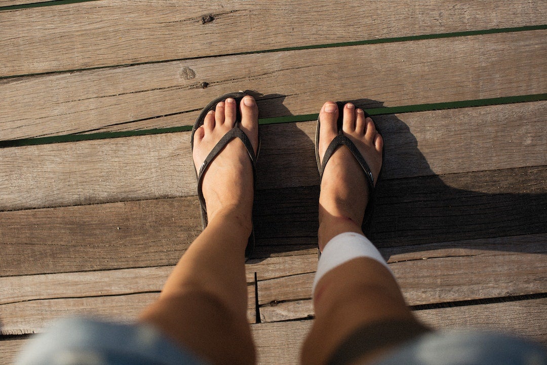 Las chanclas y sandalias: origen, modas y recomendaciones para su uso Las chanclas y sandalias: origen, modas y recomendaciones para su uso