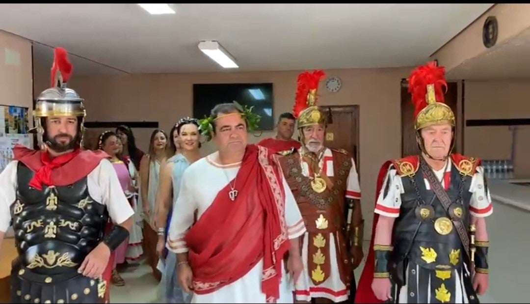 Palacios: "Votar vestido de romano ha servido para promocionar Saldaña, La Olmeda y el mercado romano" Palacios: "Votar vestido de romano ha servido para promocionar Saldaña, La Olmeda y el mercado romano"