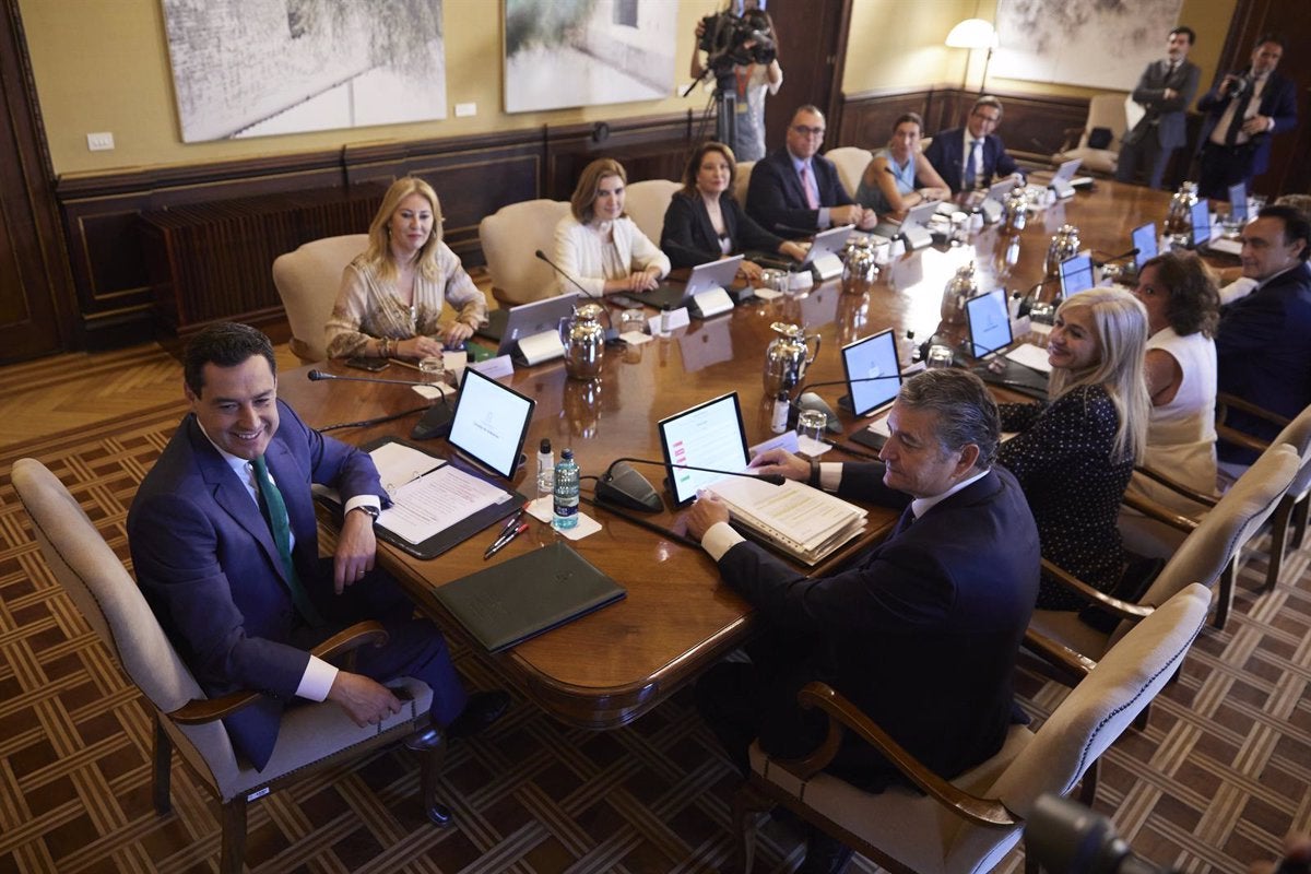El Consejo de Gobierno retoma este martes la aprobación de 35 millones de euros para concertar nuevas plazas en residencias El Consejo de Gobierno retoma este martes la aprobación de 35 millones de euros para concertar nuevas plazas en residencias