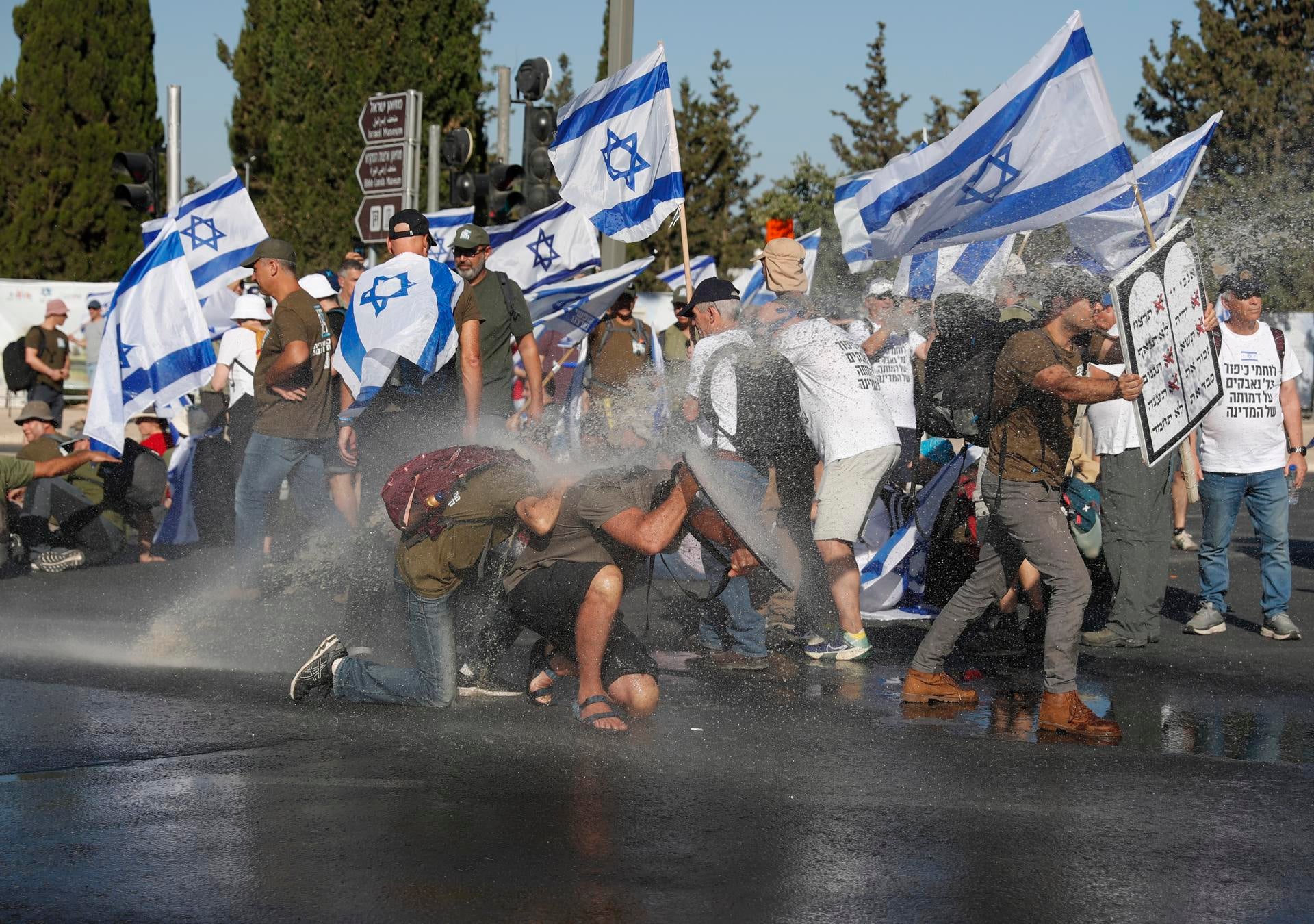 18 detenidos, casi una veintena de heridos y un brutal atropello durante las protestas en Israel 18 detenidos, casi una veintena de heridos y un brutal atropello durante las protestas en Israel