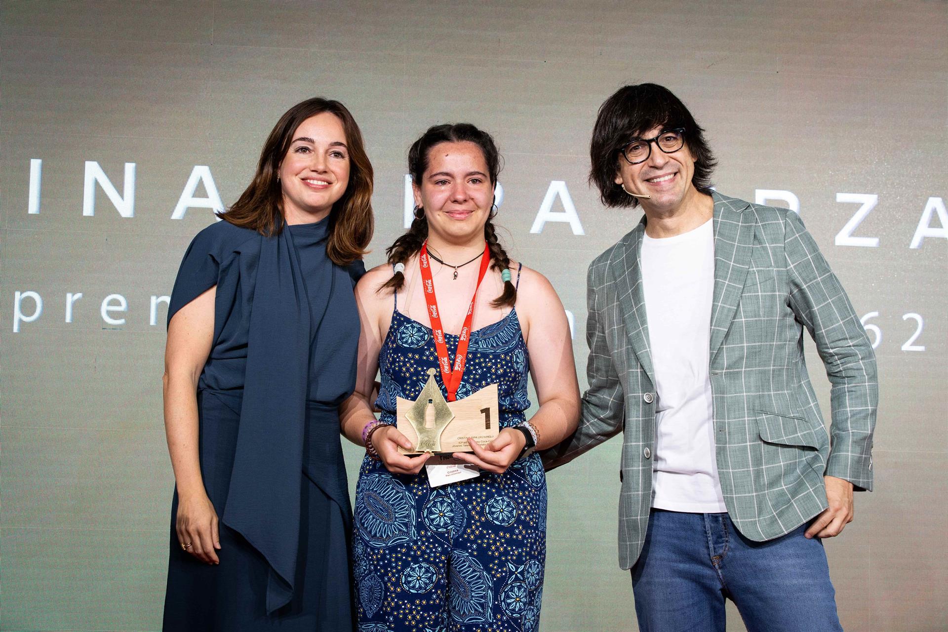 Cristina Ripa Urzainqui ganadora del Concurso de Relato de Coca-Cola Cristina Ripa Urzainqui ganadora del Concurso de Relato de Coca-Cola