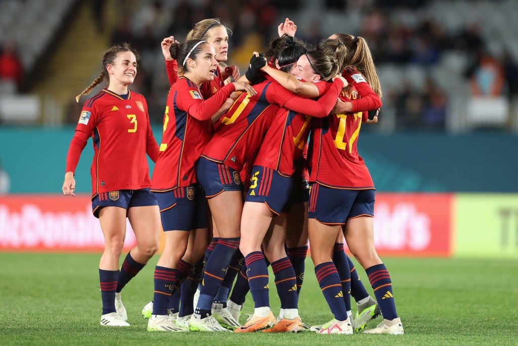 España pasa a octavos de final goleando a una floja Zambia España pasa a octavos de final goleando a una floja Zambia
