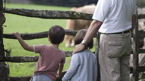 Abuelos y nietos Abuelos y nietos