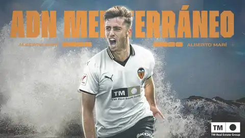 Alberto Marí celebra su renovación con el Valencia CF Alberto Marí celebra su renovación con el Valencia CF