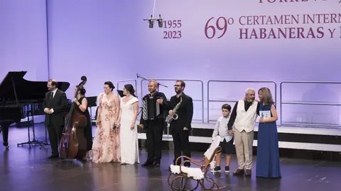 Instante de la segunda velada del certamen, tras la puesta en escena de 'El regalo: el cuento de la Habanera' Instante de la segunda velada del certamen, tras la puesta en escena de 'El regalo: el cuento de la Habanera'