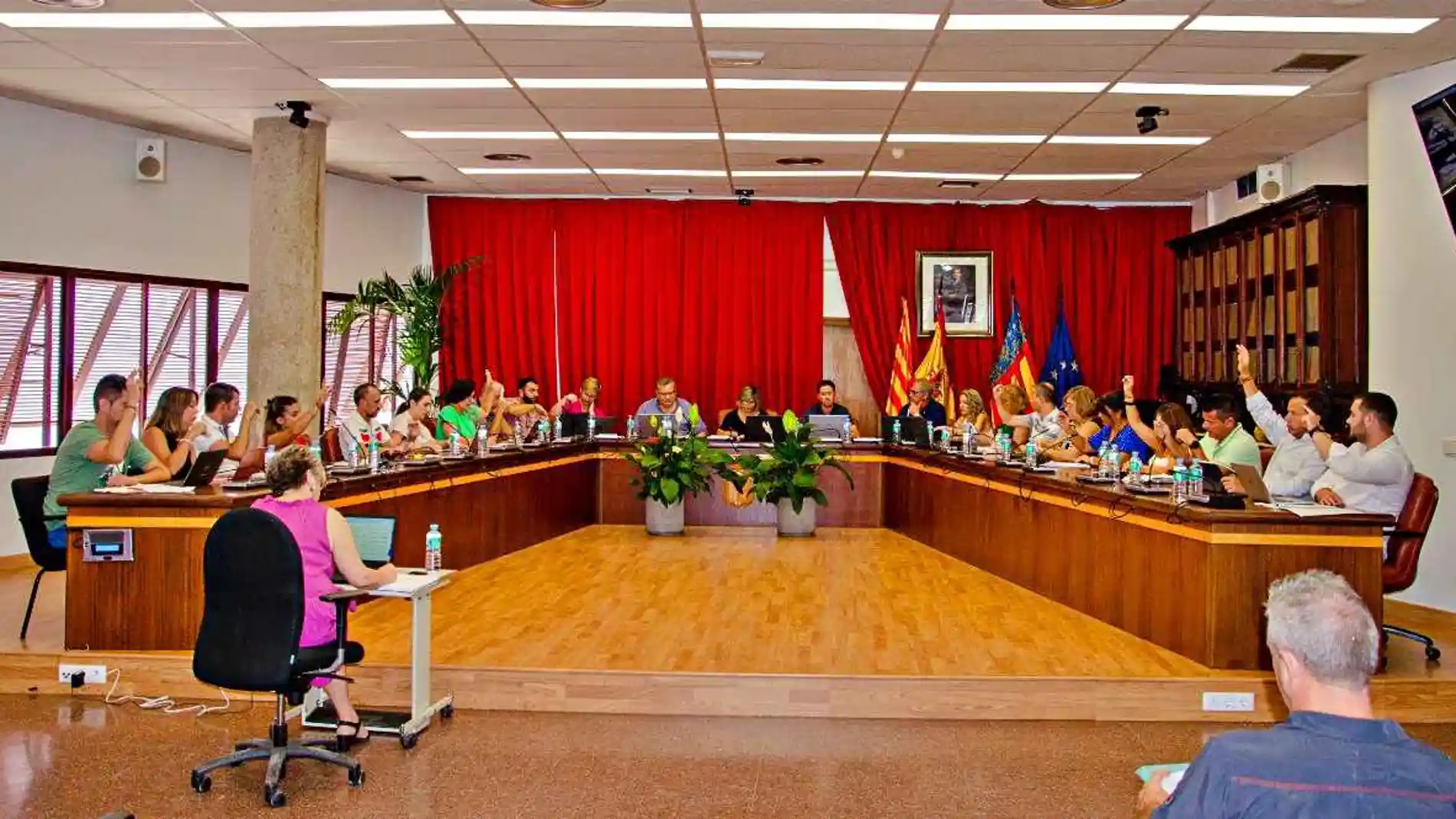 Pleno municipal del mes de julio de 2023 en el Ayuntamiento de Santa Pola.