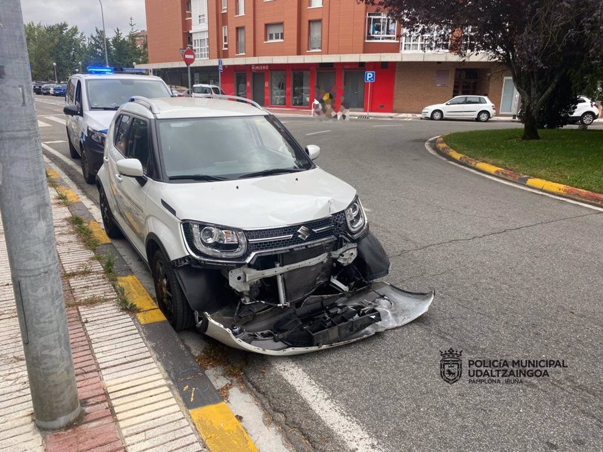 Una conductora da positivo en varias drogas tras sufrir una salida de vía en Pamplona Una conductora da positivo en varias drogas tras sufrir una salida de vía en Pamplona