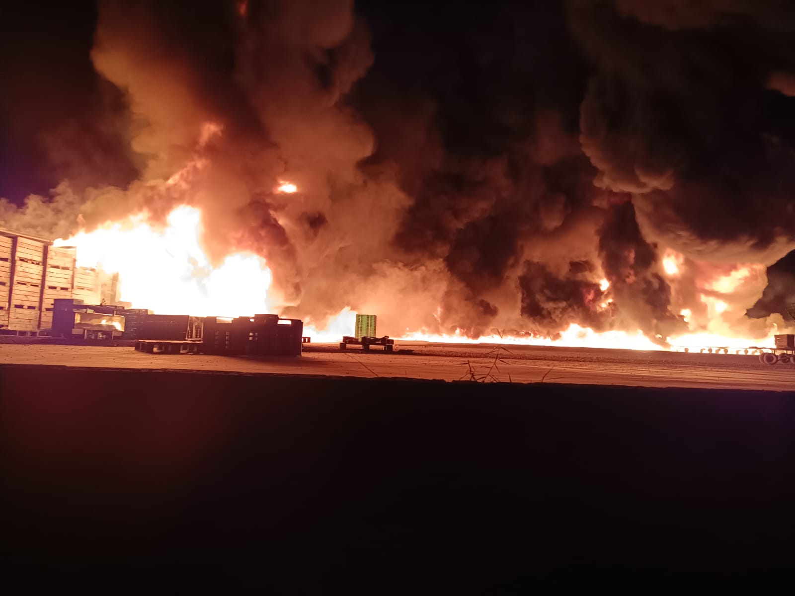 Arde una granja de terneros próxima a Fraga Arde una granja de terneros próxima a Fraga