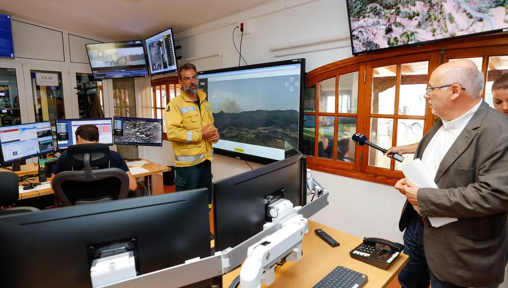 El presidente del Cabildo de Gran Canaria, Antonio Morales, y el coordinador de Emergencias del Cabildo, Federico Grillo