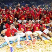 La selección española celebra su victoria en el Eurobasket 2022