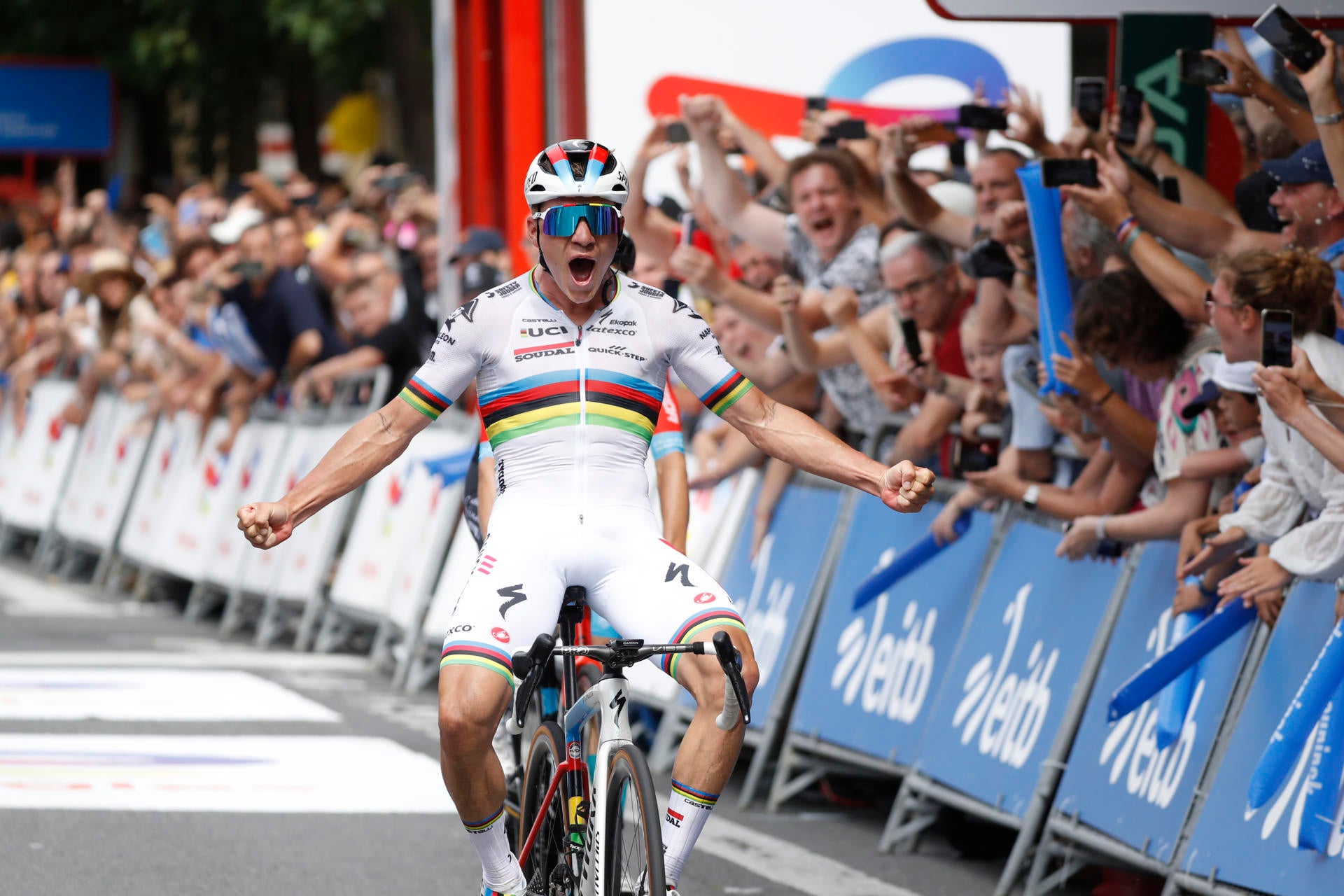 Remco Evenepoel repite éxito en la Clásica de San Sebastián con un potente sprint ante Pello Bilbao Remco Evenepoel repite éxito en la Clásica de San Sebastián con un potente sprint ante Pello Bilbao