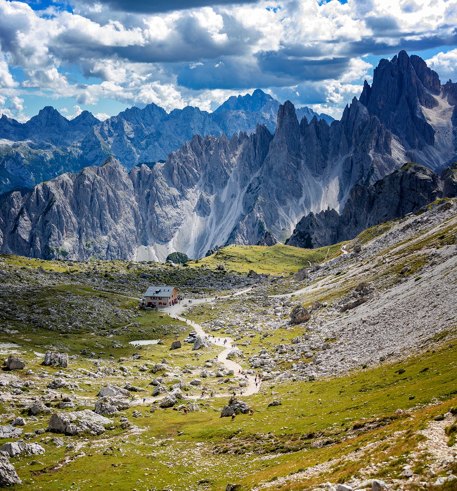 Los Dolomitas en los Alpes italianos a través de la cámara de SuperKarmen Los Dolomitas en los Alpes italianos a través de la cámara de SuperKarmen
