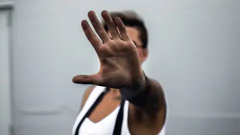 A l'estiu augmenten les trucades al telèfon contra la violència masclista A l'estiu augmenten les trucades al telèfon contra la violència masclista