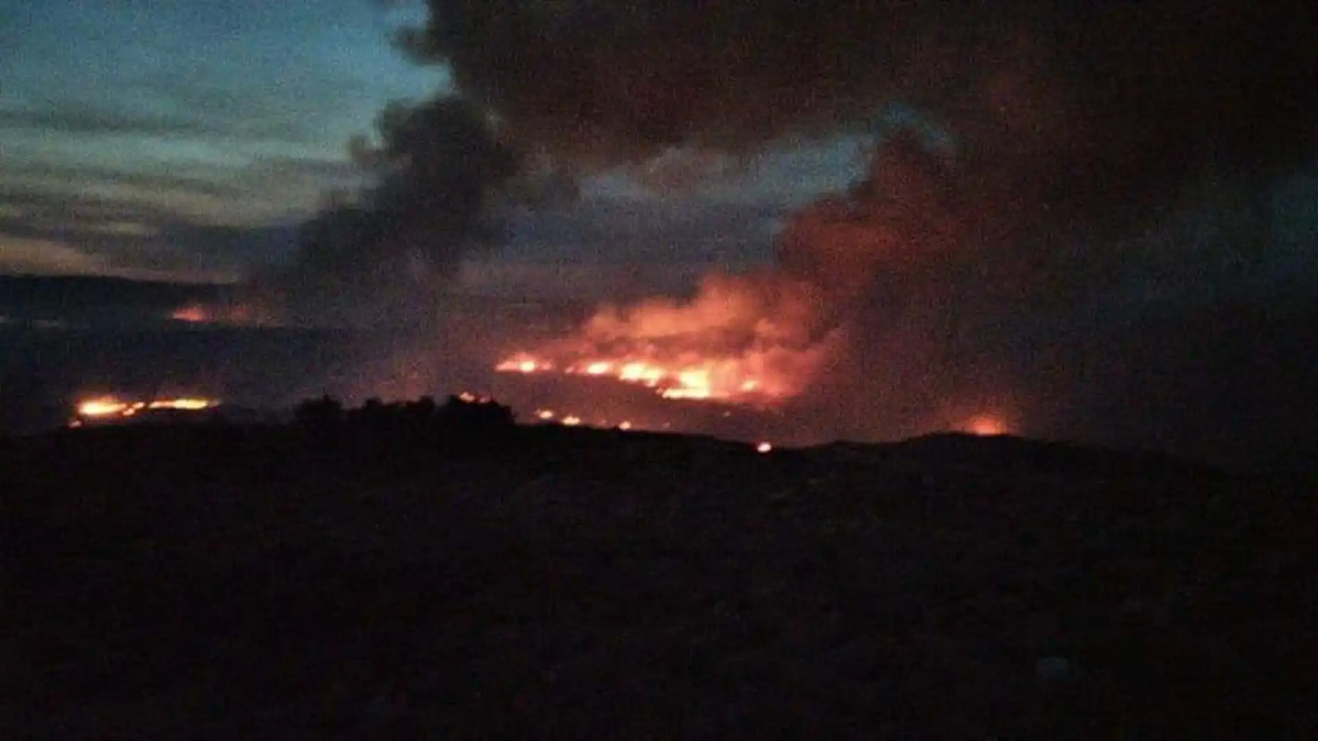 Desactivados los cuatro focos de un incendio declarado en la noche de este pasado sábado en el Valle del Jerte