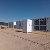 Alter Enersun y Alterna Energía desarrollan un sistema de hibridación de baterías en dos plantas solares en Cáceres