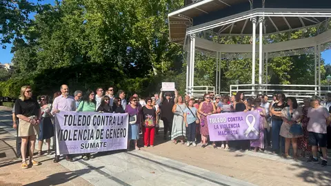 Se rompe la unidad PSOE-PP en concentración contra la violencia machista de Toledo Se rompe la unidad PSOE-PP en concentración contra la violencia machista de Toledo