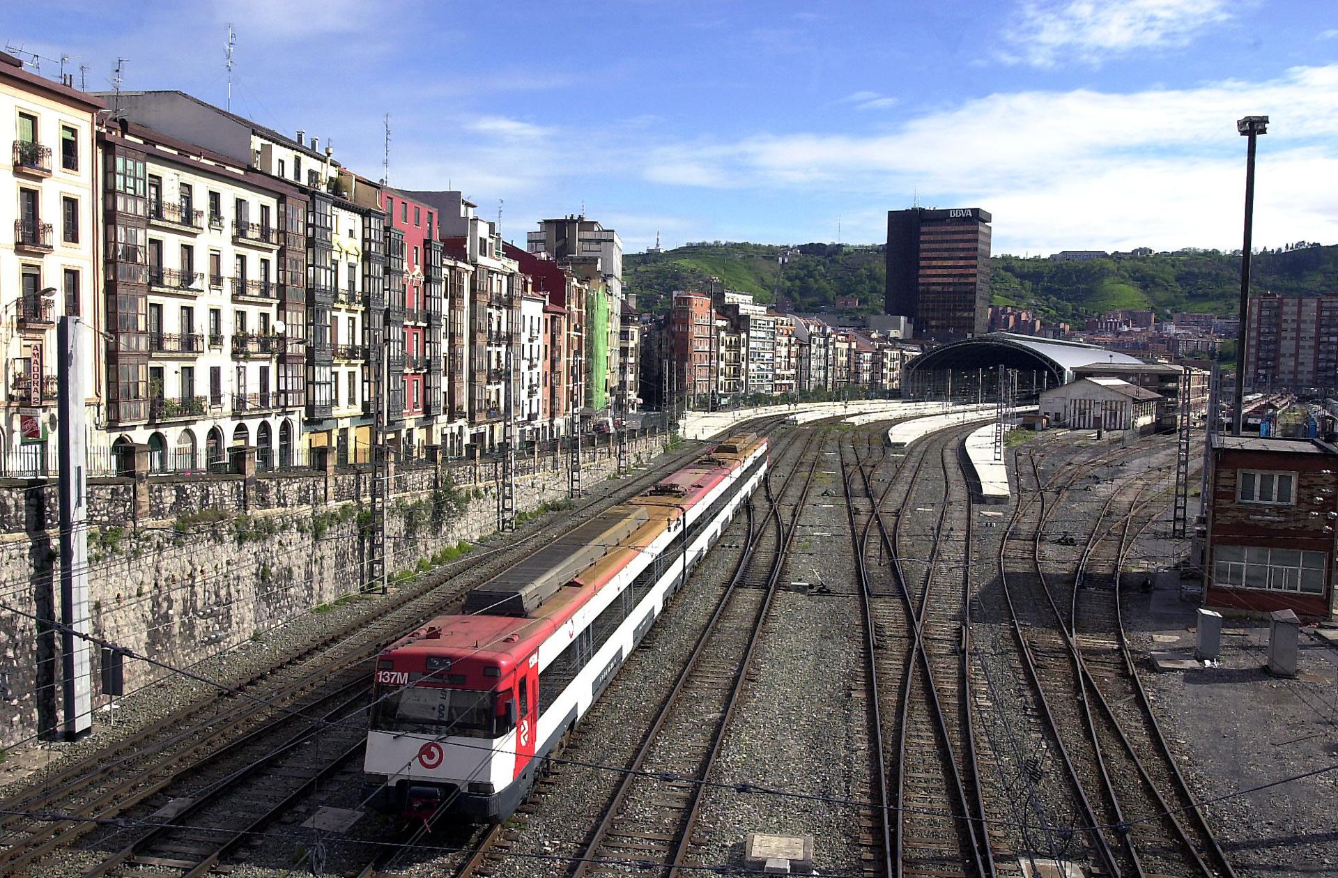 Renfe ya vende los abonos gratuitos para los últimos meses de 2023: cómo comprar, requisitos y fianza Renfe ya vende los abonos gratuitos para los últimos meses de 2023: cómo comprar, requisitos y fianza