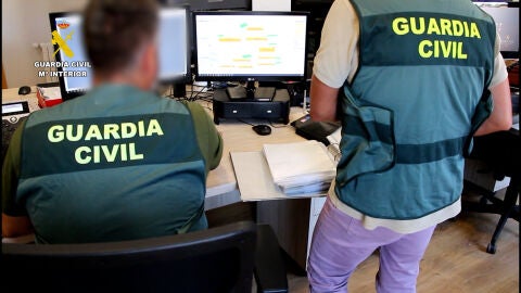 Cien detenidos por estafar más de millón de euros con SMS fraudulentos