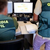 Cien detenidos por estafar más de millón de euros con SMS fraudulentos