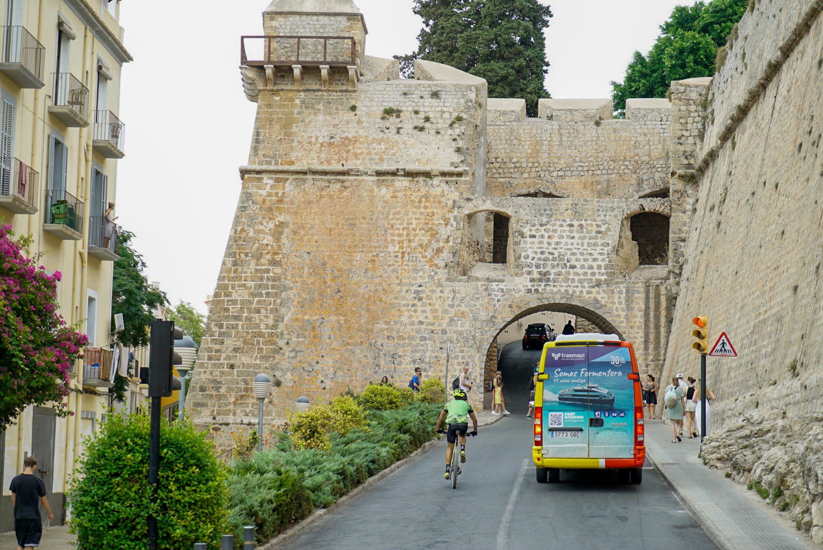 El Consell de Ibiza complementa la línea de autobús L45 con una nueva circular directa en Dalt Vila El Consell de Ibiza complementa la línea de autobús L45 con una nueva circular directa en Dalt Vila