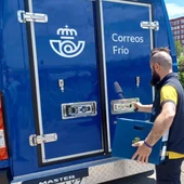 Imagen de un repartidor de Correos Frío Imagen de un repartidor de Correos Frío