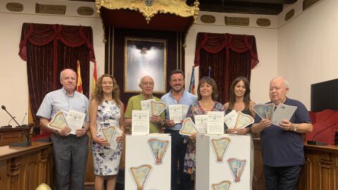 Un arpa y la imagen de la Virgen de la Asunción, protagonistas del abanico del Misteri d'Elx 2023. Un arpa y la imagen de la Virgen de la Asunción, protagonistas del abanico del Misteri d'Elx 2023.