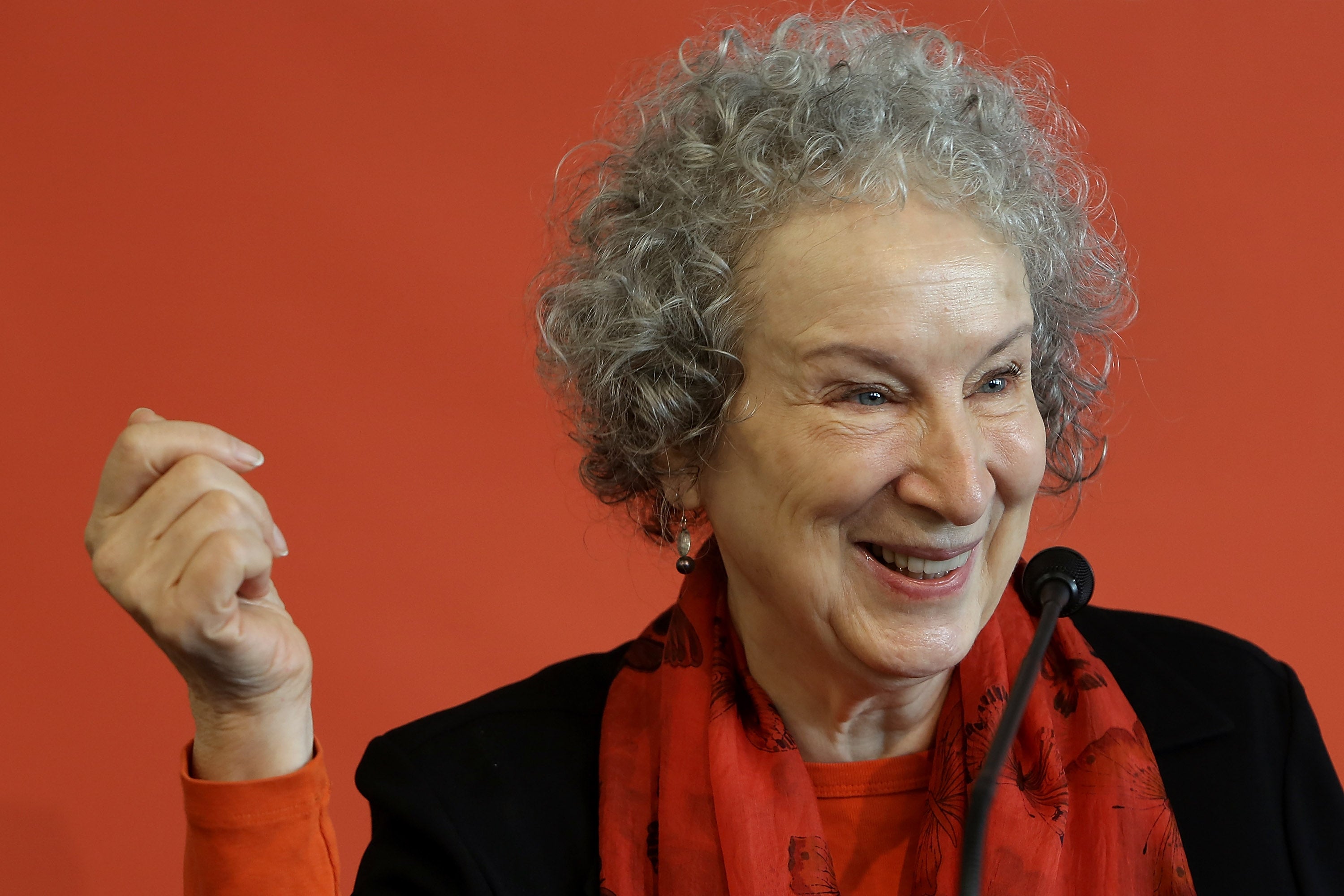 Margaret Atwood, la escritora que lleva tramas imaginarias al mundo real Margaret Atwood, la escritora que lleva tramas imaginarias al mundo real