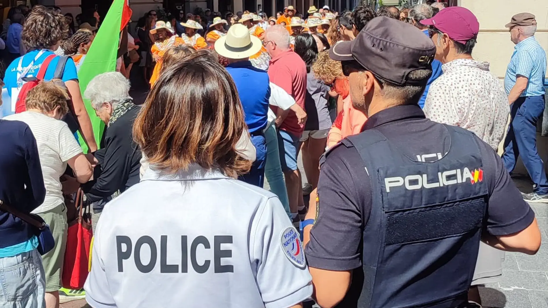 Las policías nacionales de España y Francia colaboran durante el festival.