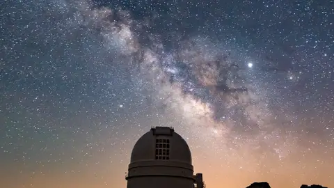 Vista del cielo estrellado desde el Observatorio de Calar Alto ONDA CERO ALMERIA