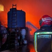 Incendio en una empresa de reciclaje industrial de Borriana