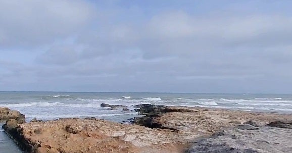Reabierto el baño en la Playa de Torre la Sal de Cabanes tras aparecer "sustancias" en el agua Reabierto el baño en la Playa de Torre la Sal de Cabanes tras aparecer "sustancias" en el agua