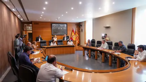 La Mesa de las Cortes ha vuelto a reunirse este jueves El PSOE pide a Azcón que explique sus negociaciones con Vox