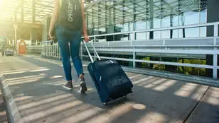 Consumo abre un expediente sancionador a las aerolíneas que cobran por el equipaje de mano 