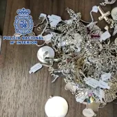 La Policía Nacional identifica a los autores de los robos en una joyería y una casa de cambio de moneda de Benidorm La Policía Nacional identifica a los autores de los robos en una joyería y una casa de cambio de moneda de Benidorm