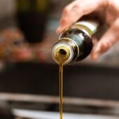 El precio del aceite de oliva se dispara de nuevo ¿Qué hay tras esta subida?
