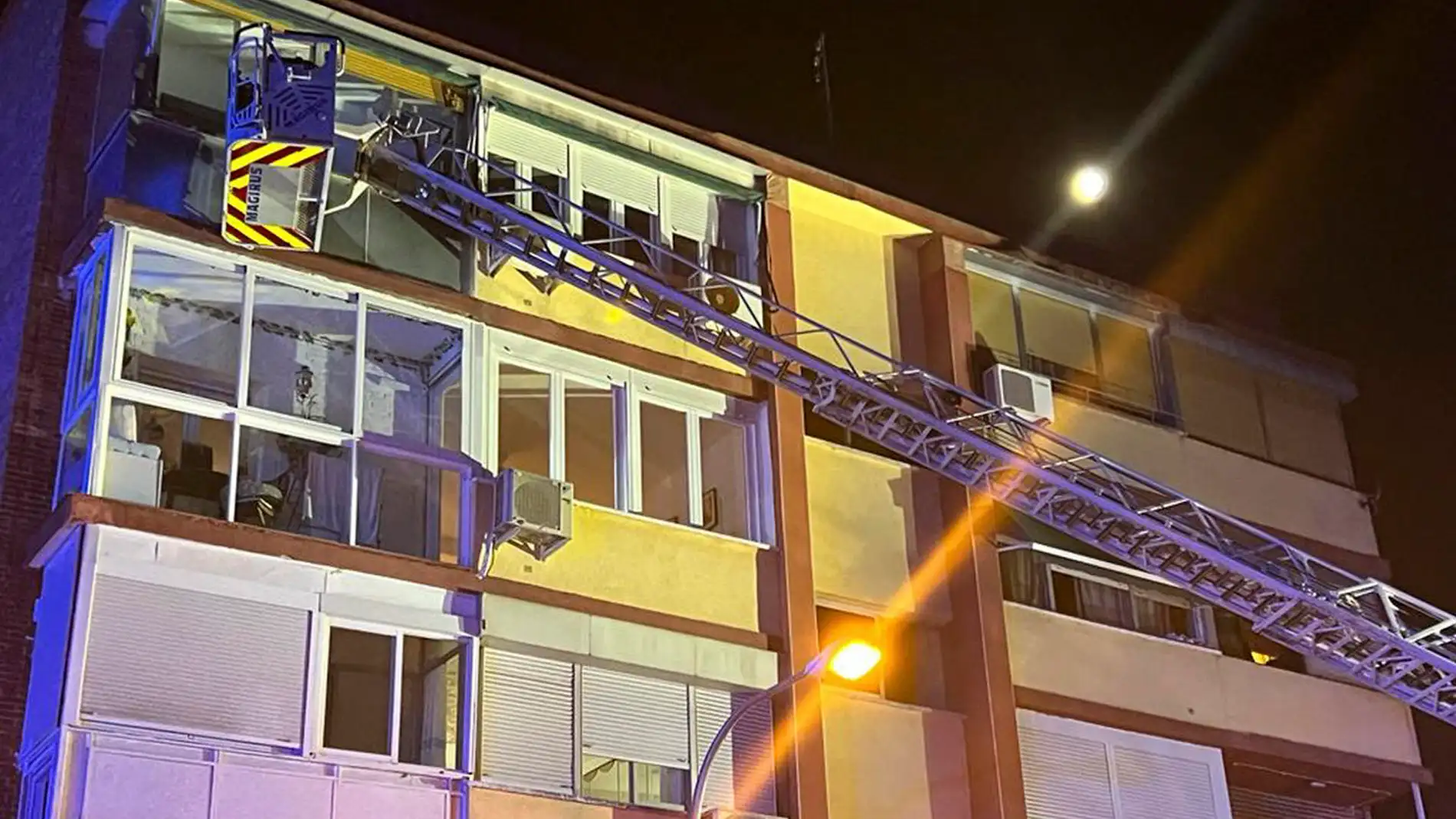 Muere un hombre en el incendio en una vivienda en Madrid