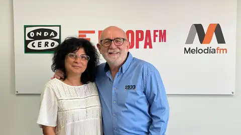DJ Juan Campos en Onda Cero Mallorca junto a Chelo Bustos DJ Juan Campos en Onda Cero Mallorca junto a Chelo Bustos