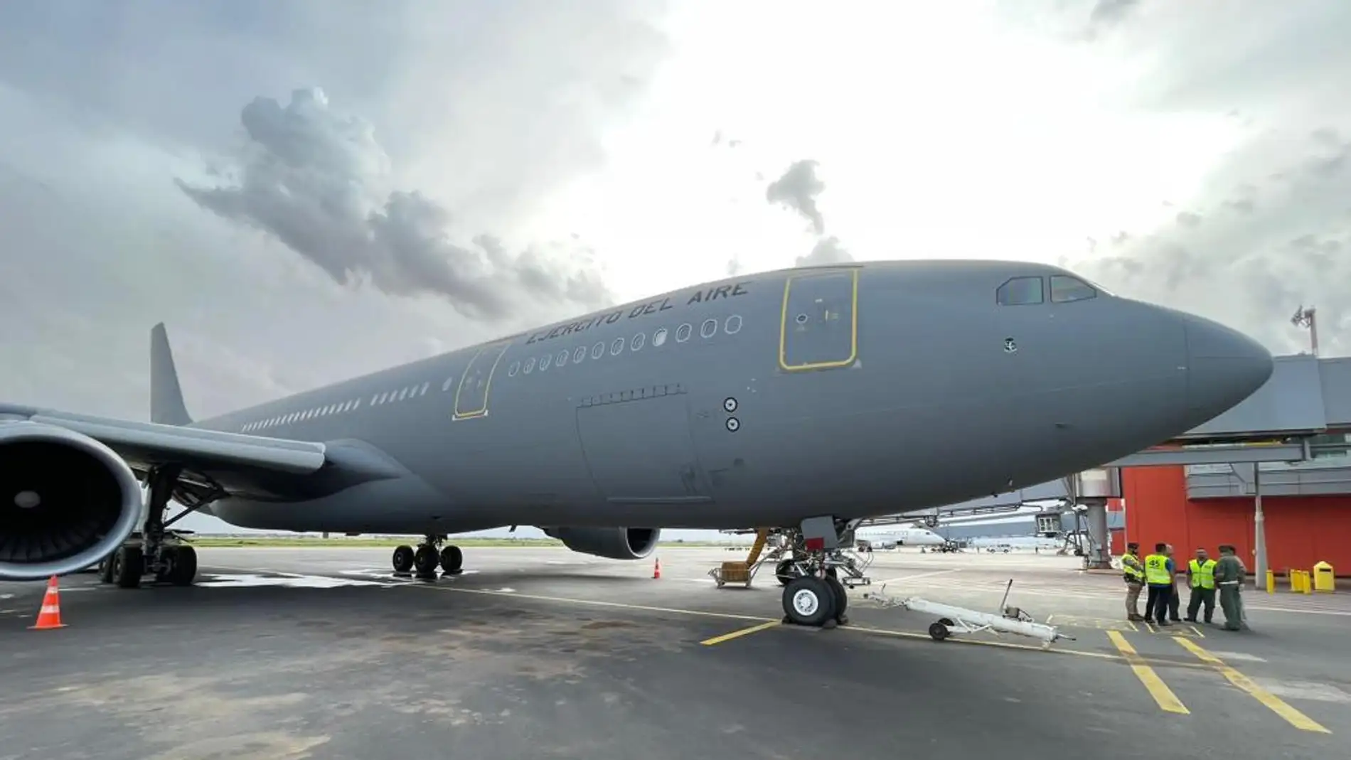 El avión A330 del Ejército del Aire, en su aterrizaje en el aeropuerto internacional de Niamey.